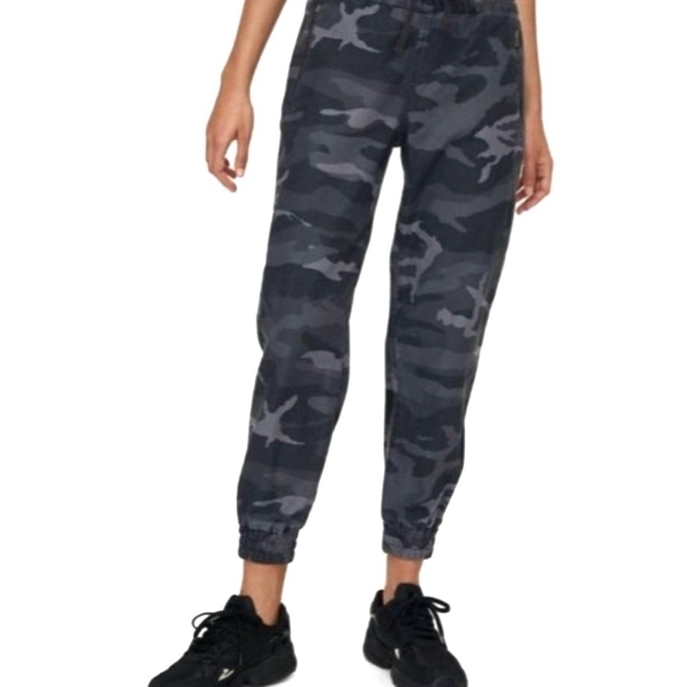 Aritzia TNA Alix Joggers XS Camo Cotton Twill Pants Gray Grunge Athleisure